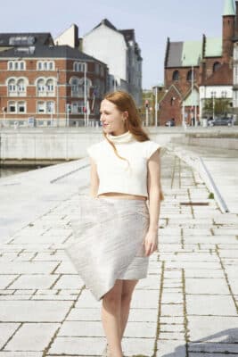 Model i nederdel
